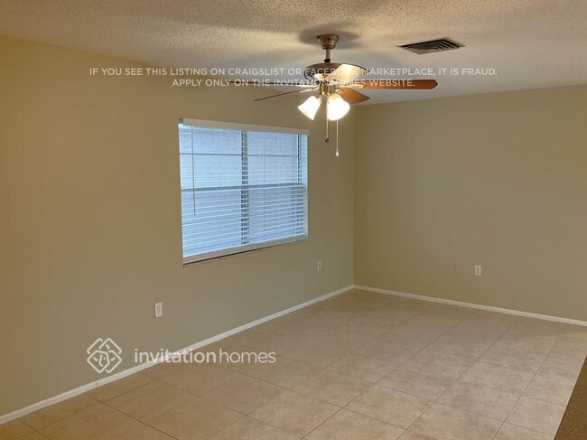 Foto del edificio - 11447 Walsingham Rd