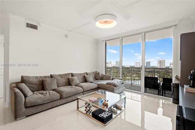Foto del edificio - 19501 W Country Club Dr