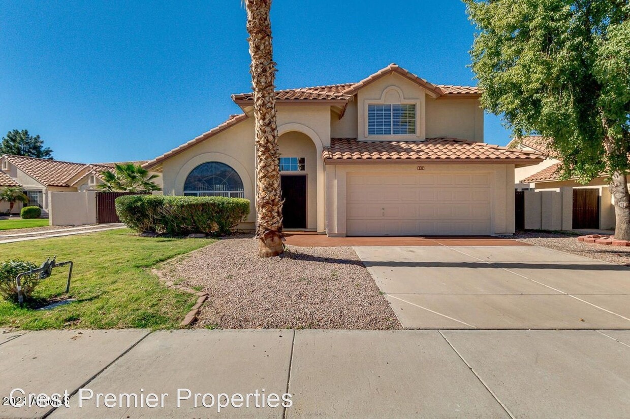 Primary Photo - 4 br, 2.5 bath House - 3820 S Acacia Ct