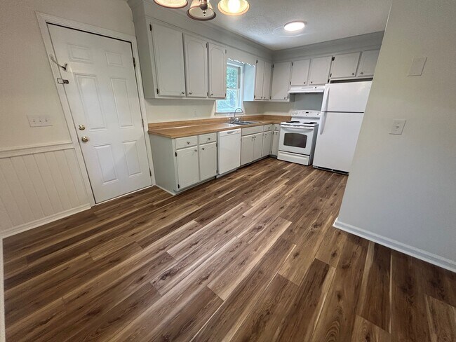 Kitchen - 130 Rembert Martin Park