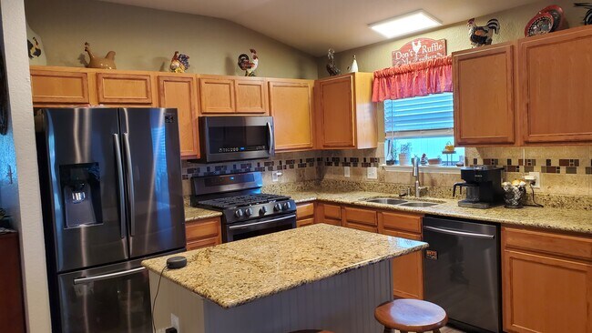 Kitchen - 446 Paddington Dr