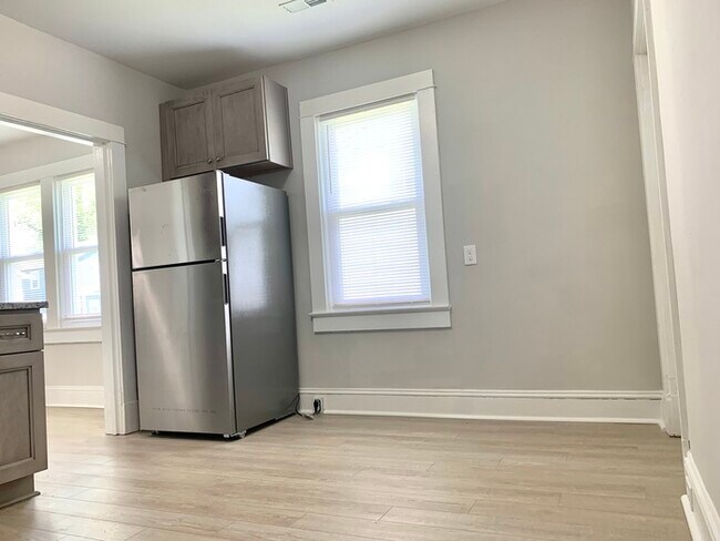 Foto del edificio - Two Bedroom 1 Bathroom home in Portsmouth