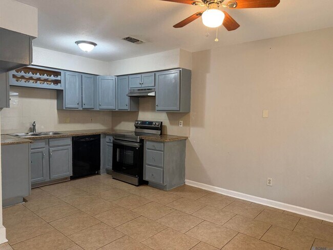 Building Photo - 2721 Tifton St