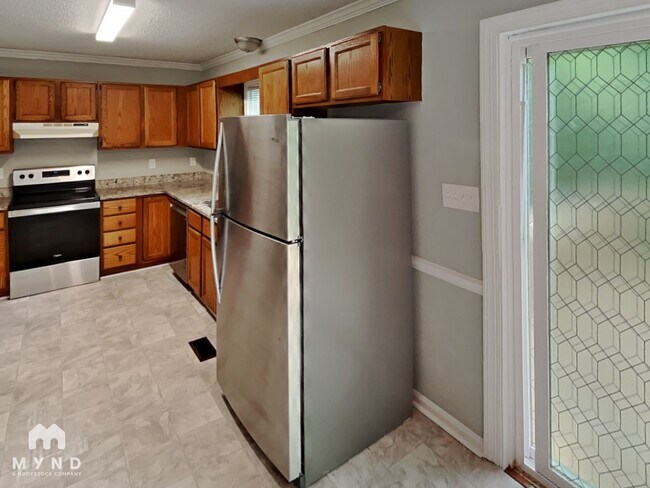 Building Photo - 204 Dovewood Ln