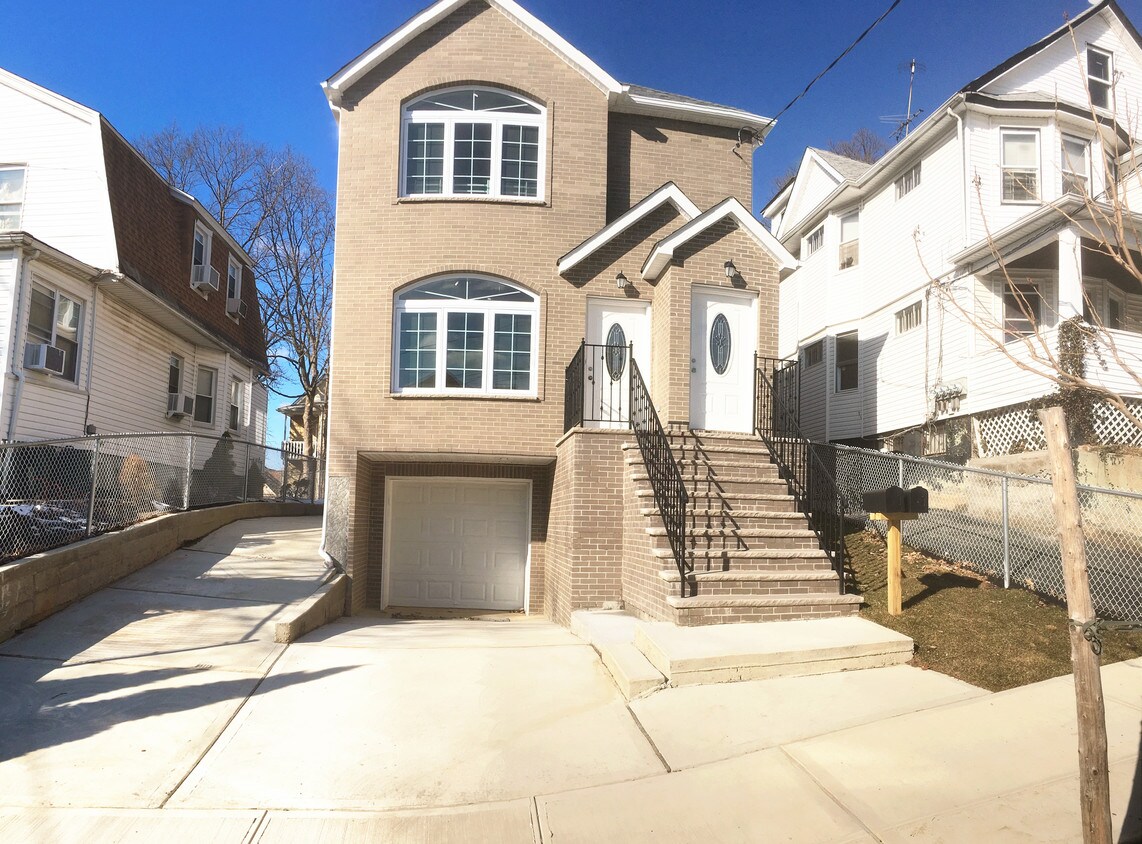 Primary Photo - 95 Scribner Ave
