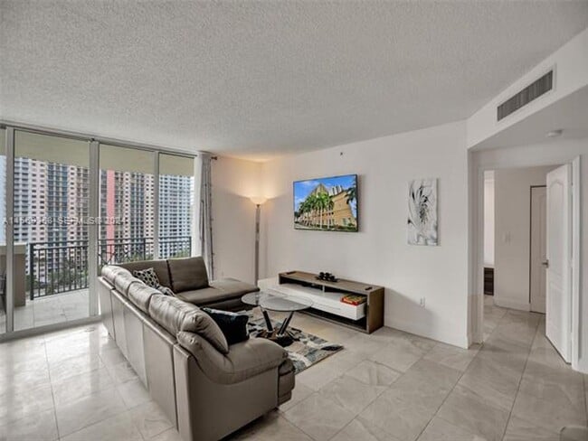 Photo - 17555 Atlantic Blvd Apartment
