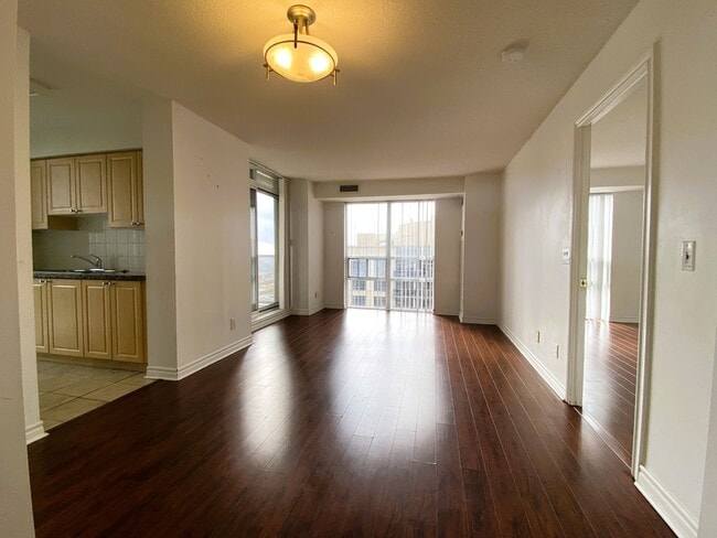 Photo du bâtiment - 5-2205 Michael Power Pl