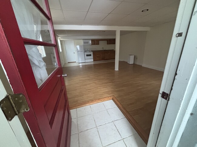 Foto del edificio - 135 Simsbury Dr