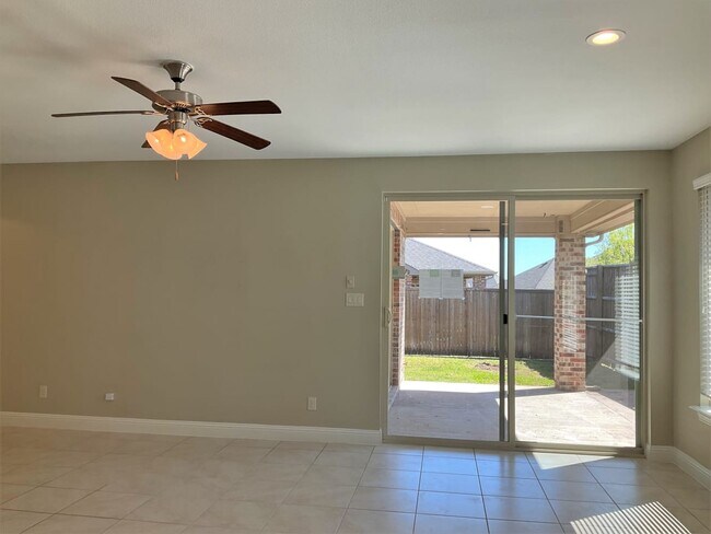 Foto del edificio - 541 Hunt Farms Rd
