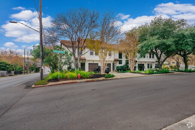 Building Photo - 208-214 Grandview Pl