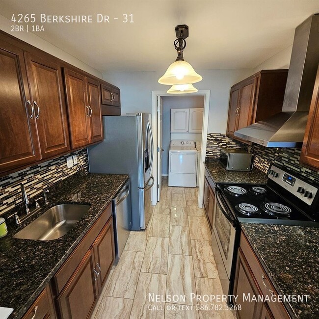 Foto del edificio - 4265 Berkshire Dr
