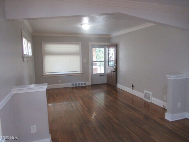 Foto del edificio - 3636 W 122nd St