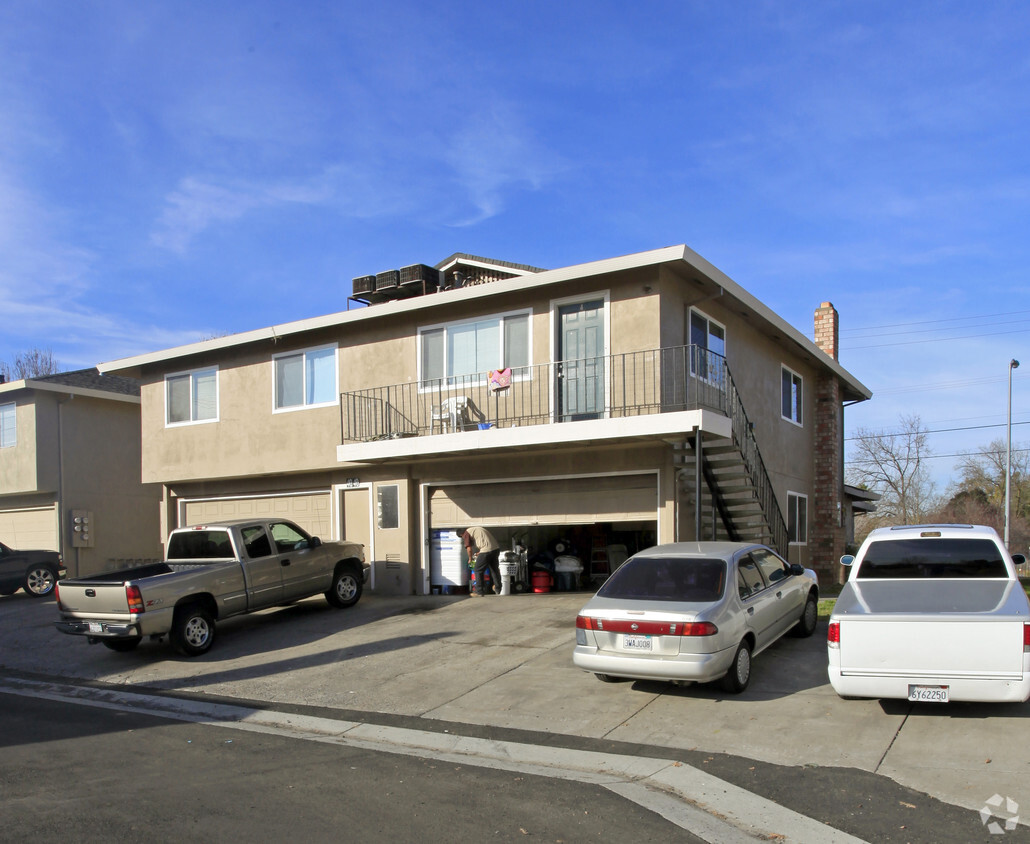 Primary Photo - 4040 Fruitridge Rd