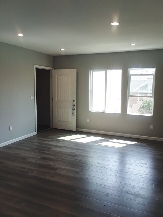 Building Photo - 2020 W 54th St., LLC