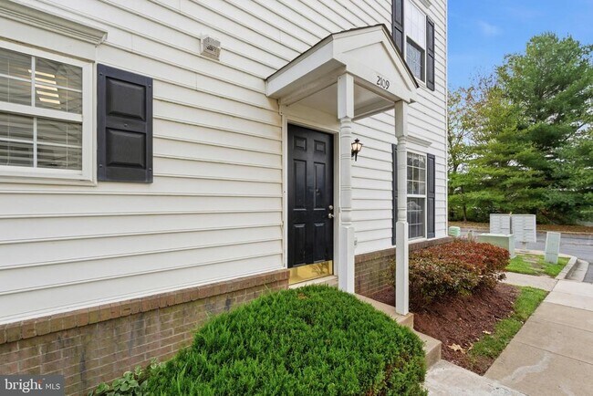 Foto del edificio - 2109 Bristol Dr