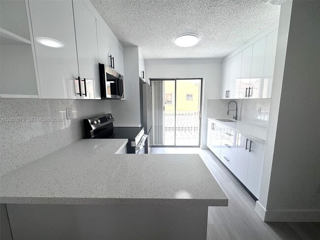 Foto del edificio - 2740 W 62nd St
