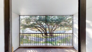 Building Photo - 1015 Green Pine Blvd