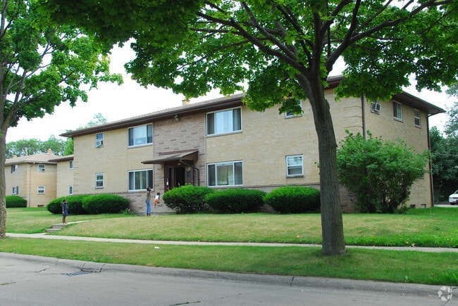 Building Photo - 8215-8223 W Medford Ave