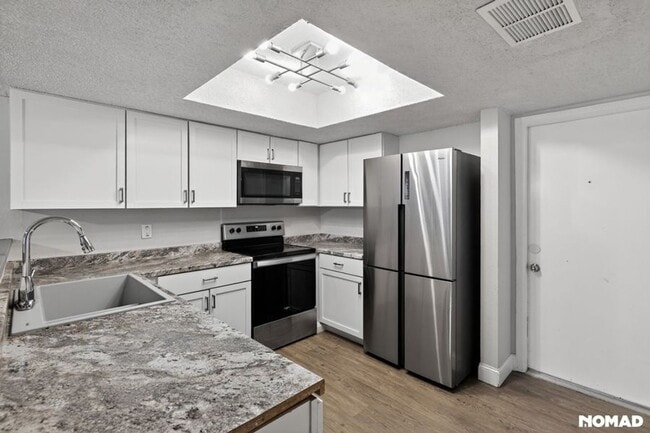 Foto del edificio - 7203 Timbercreek Dr