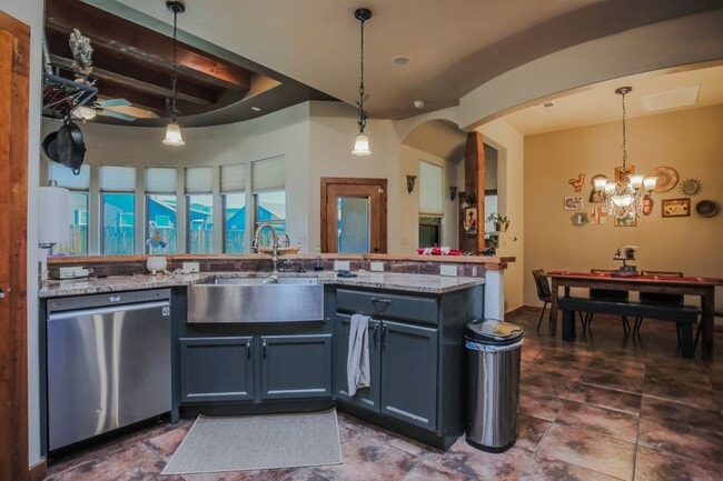 Building Photo - Roomy 4 bedroom Home with Solar Panels