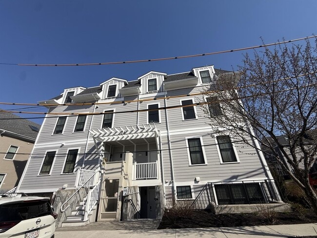 Building Photo - 24 Rush St