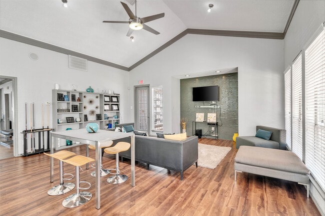 Building Photo - Covington Creek Apartment