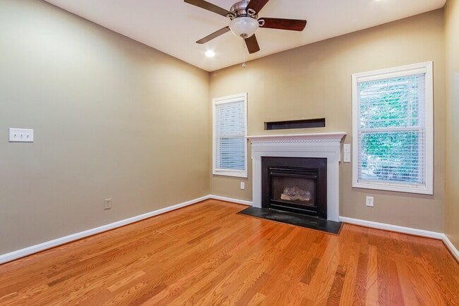 Building Photo - 146 Willowbrook Cir