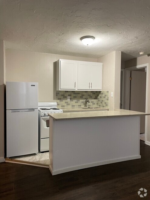 306 Craft Ave Unit 4 - The Oaks