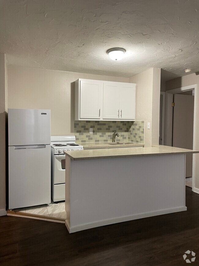 306 Craft Ave Unit 4 - The Oaks