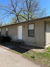 Building Photo - 1422 N La Fontaine Ave