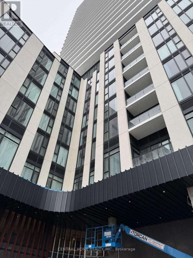 Photo du bâtiment - 5858 Yonge St