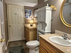 Building Photo - 2135 Meadowlark Pl