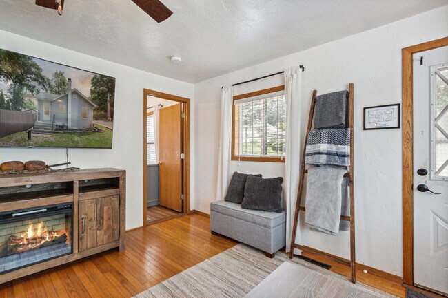 Foto del edificio - 240 Koshkonong Dr