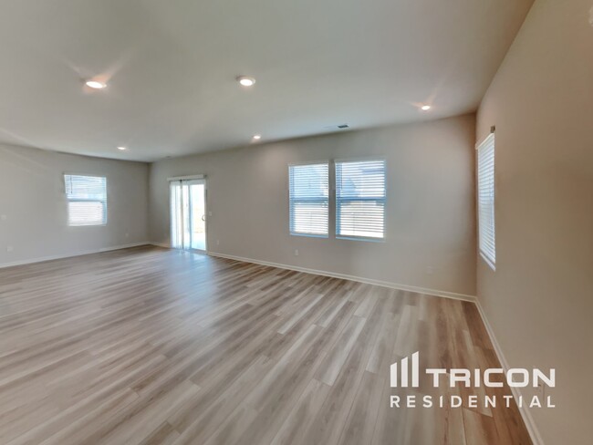 Foto del edificio - 1042 Baltusrol Ln