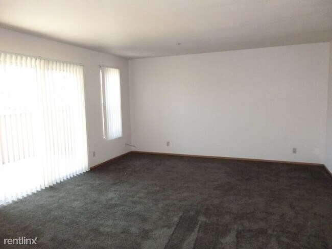 Foto del edificio - 2 br, 2.5 bath House - 19949 Redwood Rd