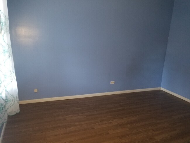 Foto del edificio - 2453 W 46th Pl