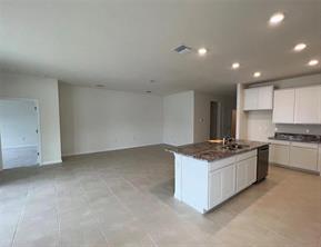 Building Photo - 13542 Golden Lime Ave