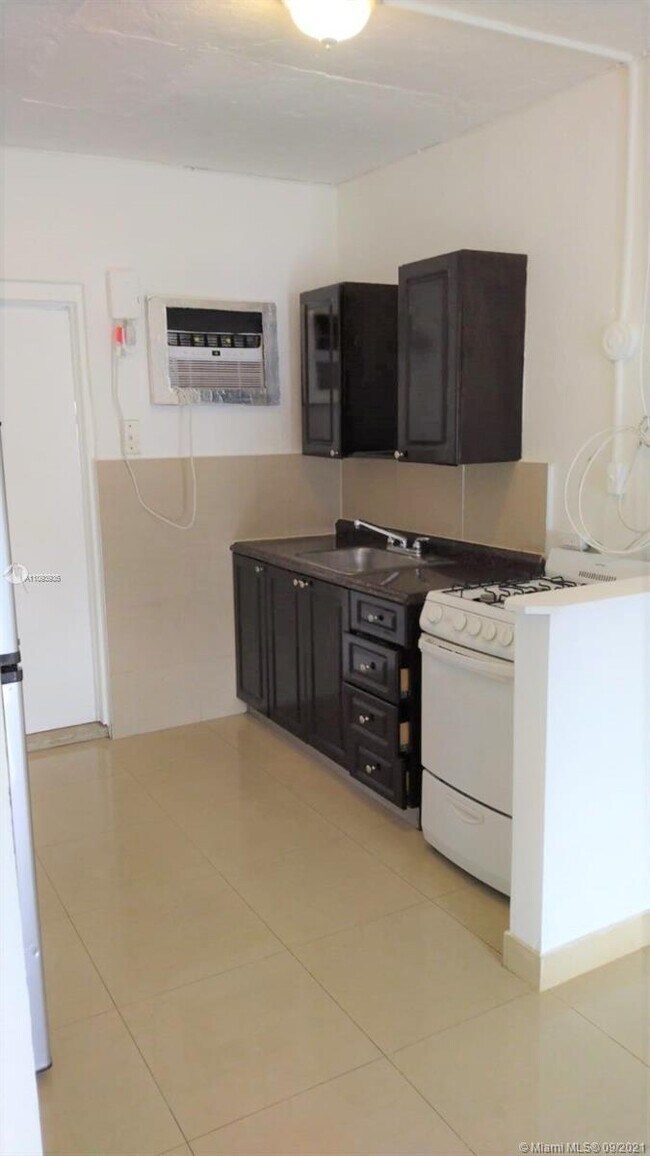 Foto del edificio - 5807 SW 25th St