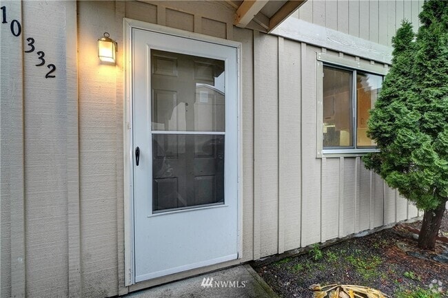 Building Photo - 10332 15th Avenue Ct E
