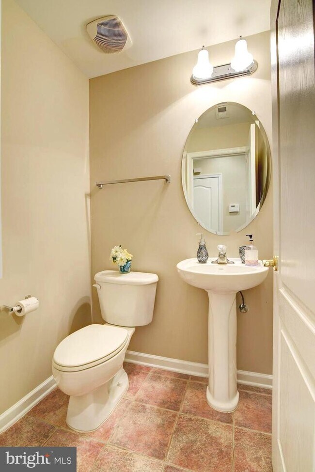 Building Photo - 42415 Redstone Terrace