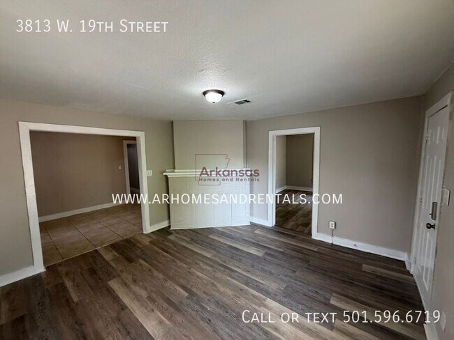 Foto del edificio - 3813 W 19th St