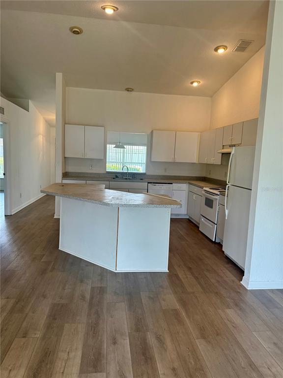 Foto del edificio - 8047 Sugar Pine Blvd
