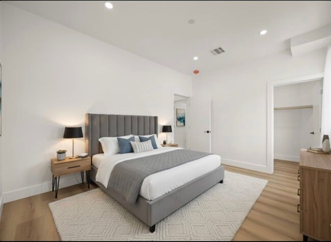 Foto del edificio - 910 N Hudson Ave