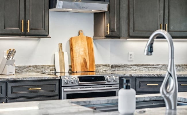 Building Photo - BEAUTIFUL 4/2 Pool Home in Candlewick LH