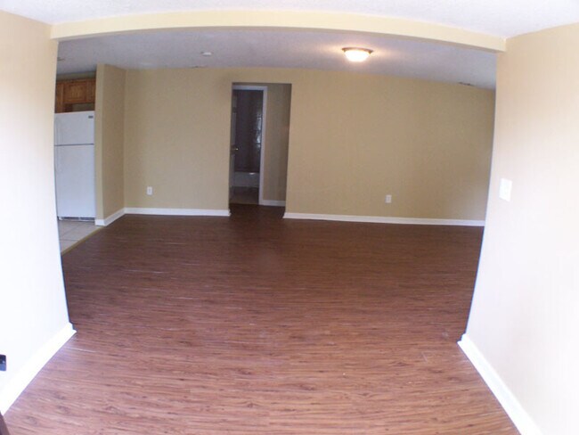 Building Photo - 1042 Leeda Dr