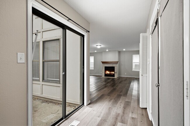 Foto del edificio - 6518/6520 E 90th St Duplex