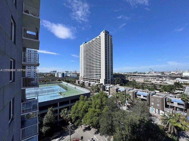 Foto del edificio - 800 N Miami Ave