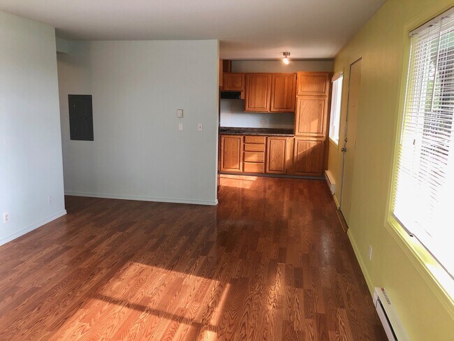 Building Photo - 2801 14th Ave W