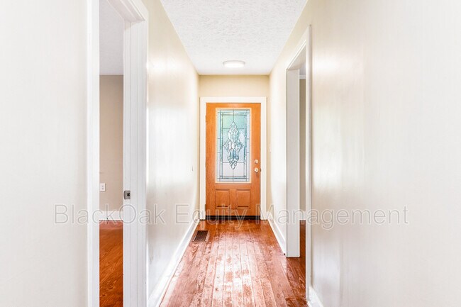 Foto del edificio - 4921 Greenwood Rd