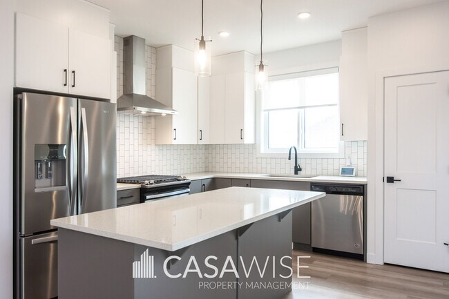 Photo du bâtiment - 590 Lewis Greens Dr NW